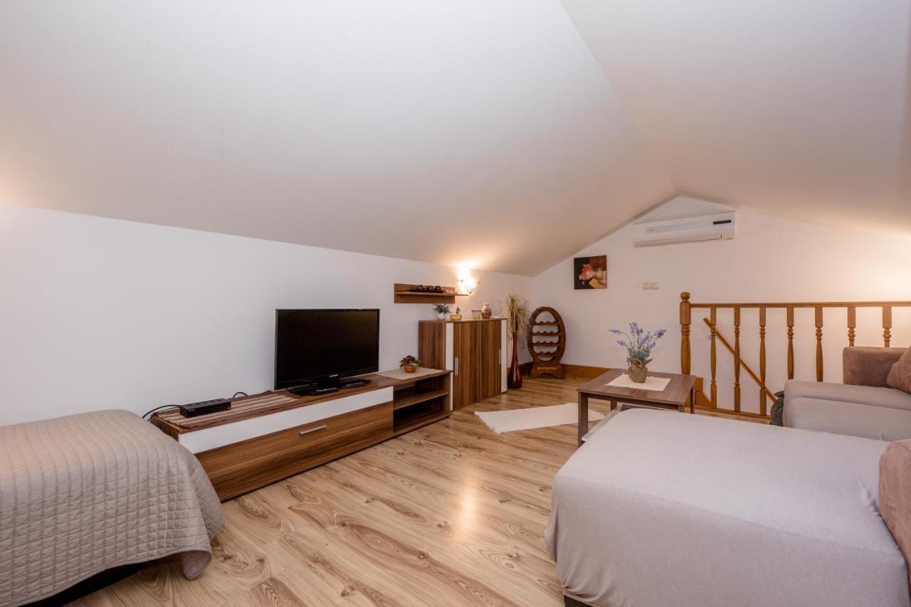 Apartments Šćerbe 3103 Mundanije Buitenkant foto